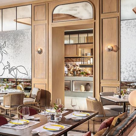 Four Seasons Hotel Bangkok At Chao Phraya River Exterior photo