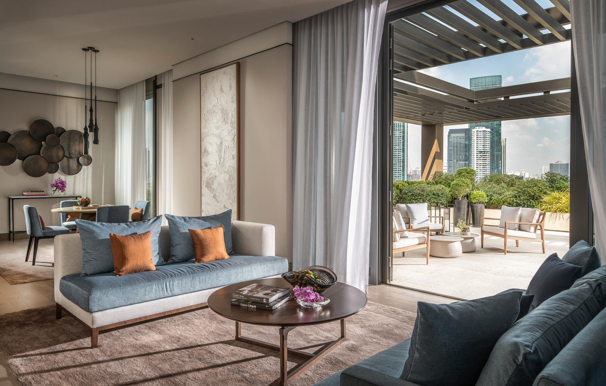 Four Seasons Hotel Bangkok At Chao Phraya River Exterior photo