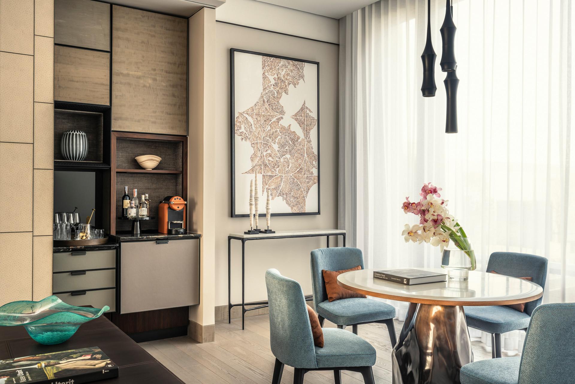 Four Seasons Hotel Bangkok At Chao Phraya River Exterior photo