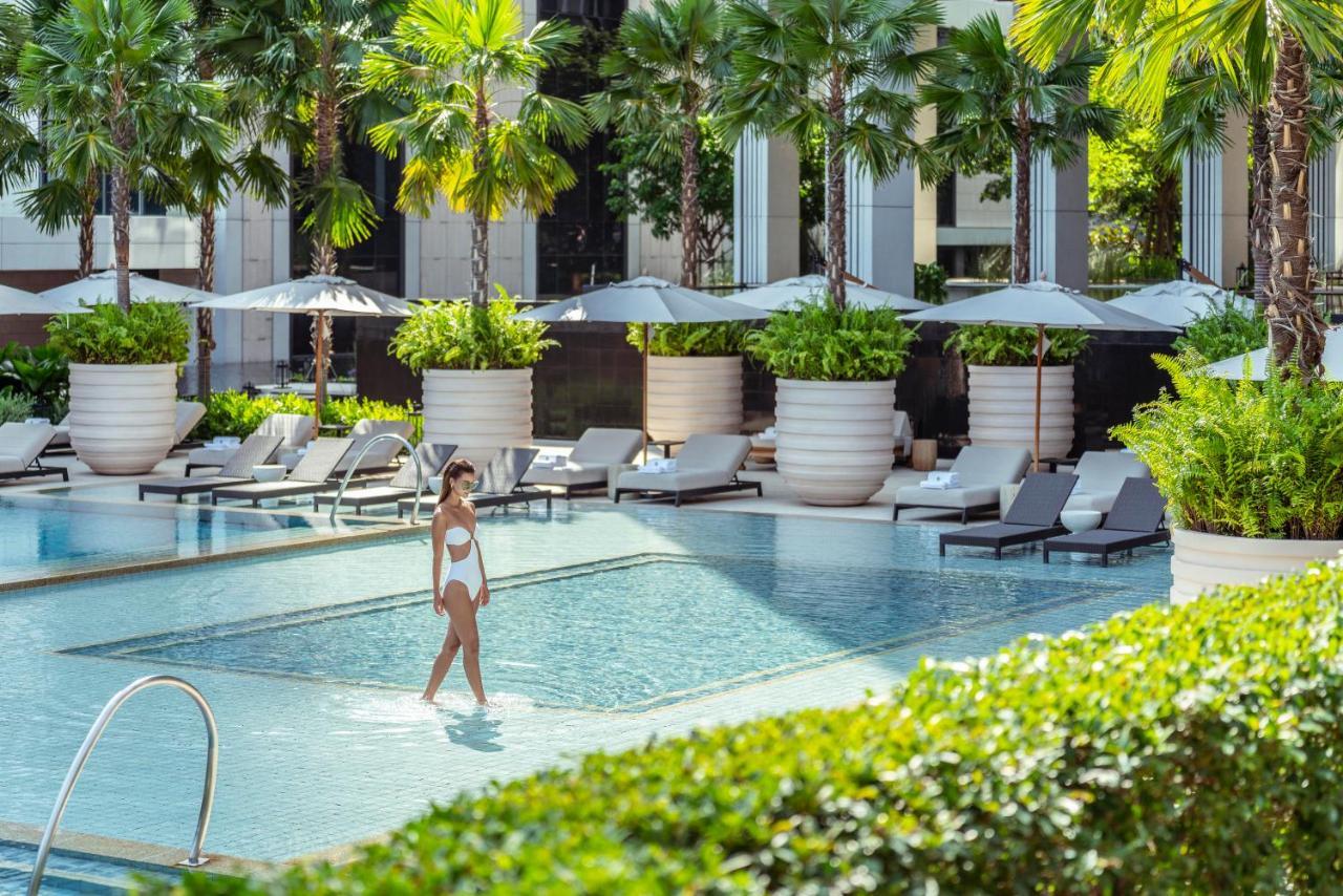 Four Seasons Hotel Bangkok At Chao Phraya River Exterior photo