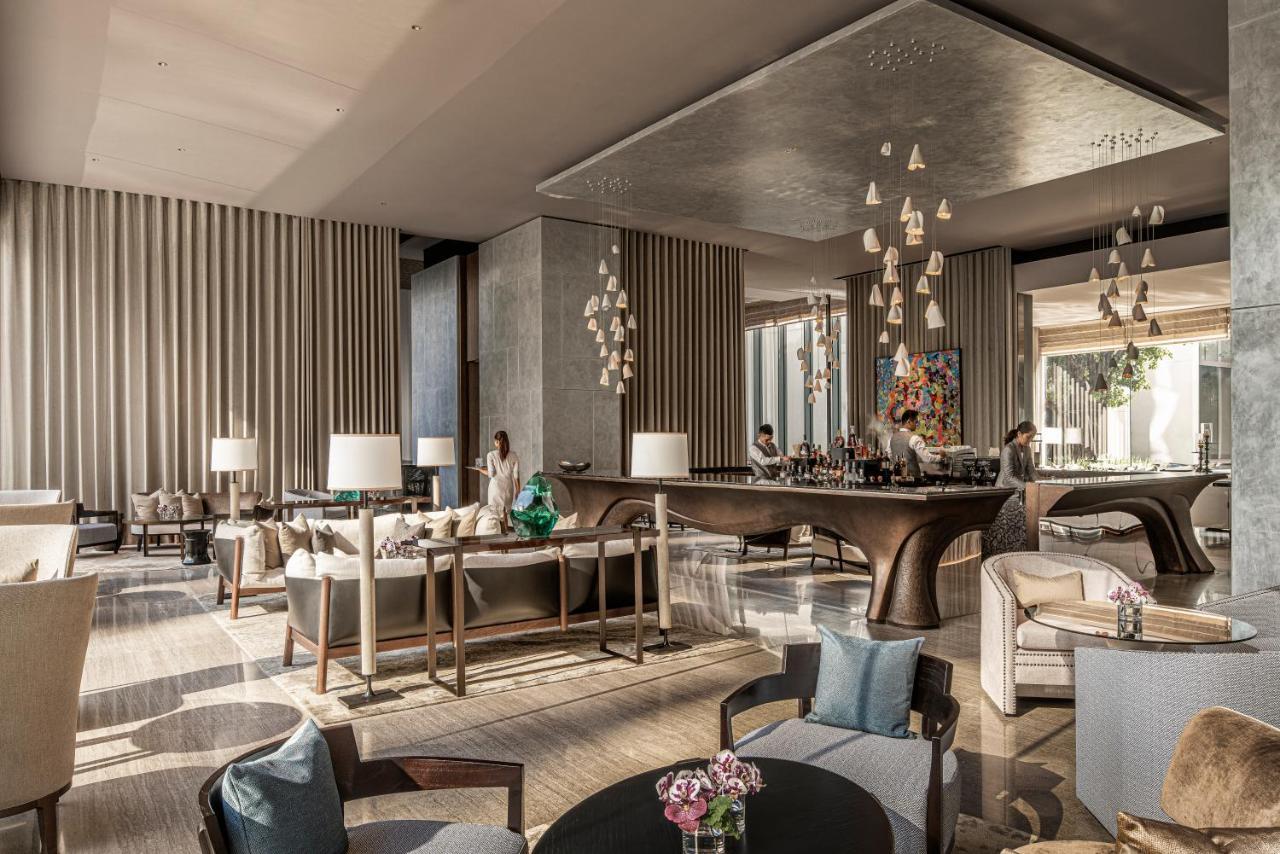 Four Seasons Hotel Bangkok At Chao Phraya River Exterior photo