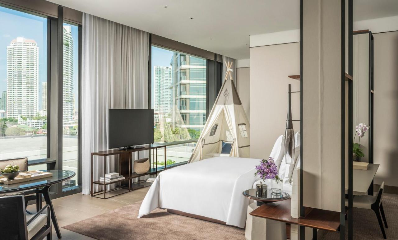 Four Seasons Hotel Bangkok At Chao Phraya River Exterior photo