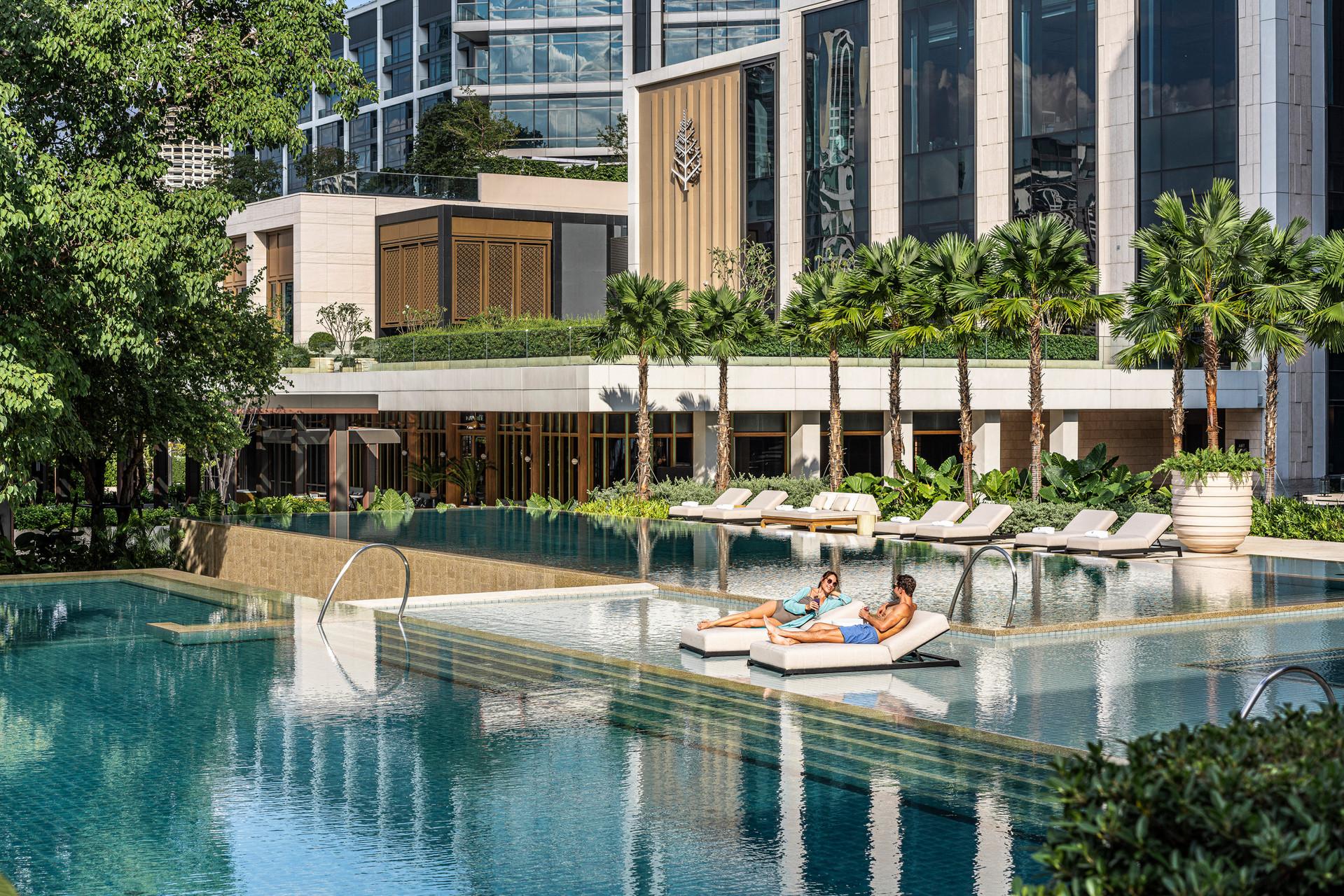 Four Seasons Hotel Bangkok At Chao Phraya River Exterior photo