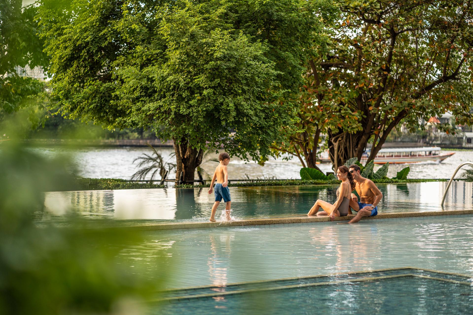 Four Seasons Hotel Bangkok At Chao Phraya River Exterior photo