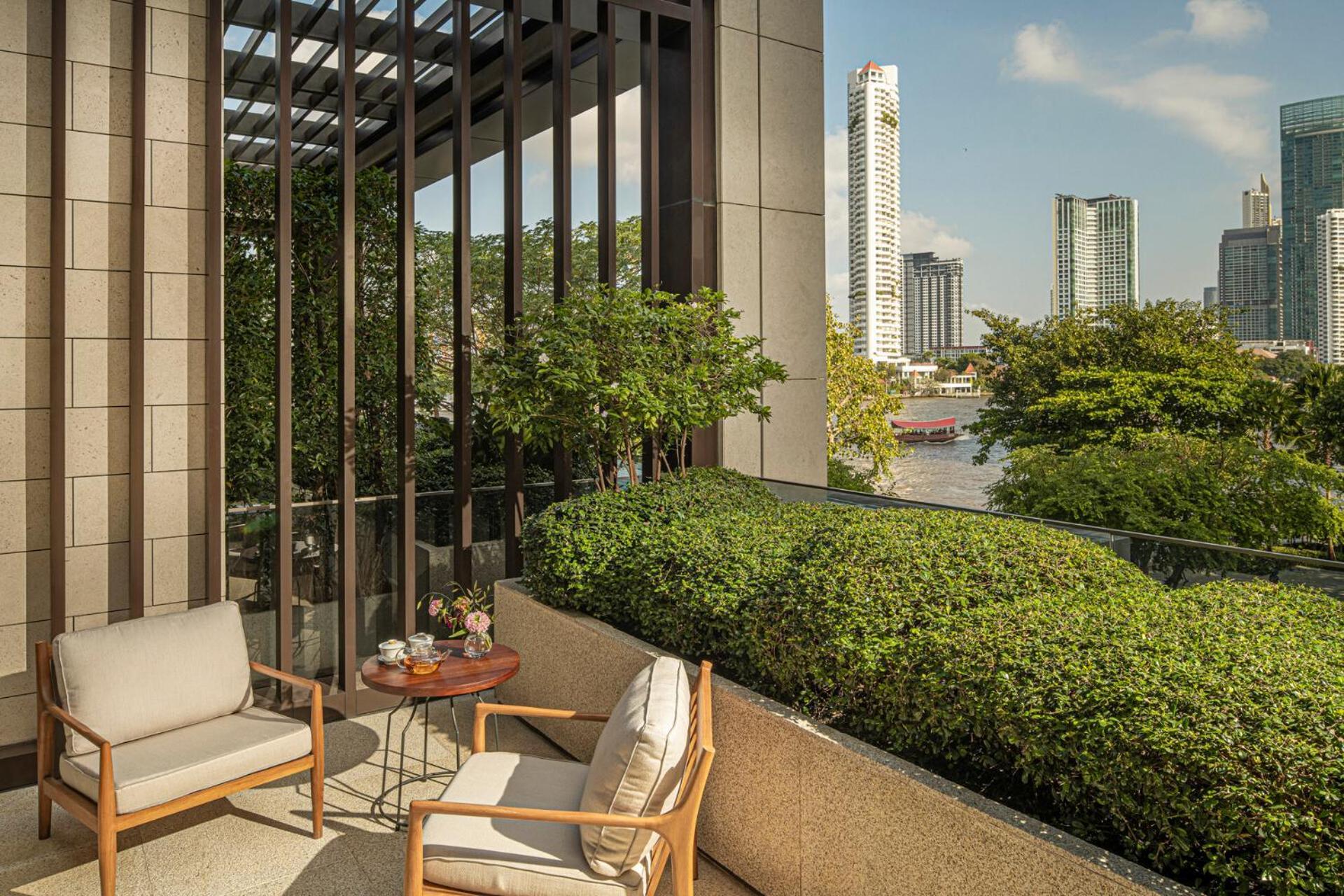 Four Seasons Hotel Bangkok At Chao Phraya River Exterior photo